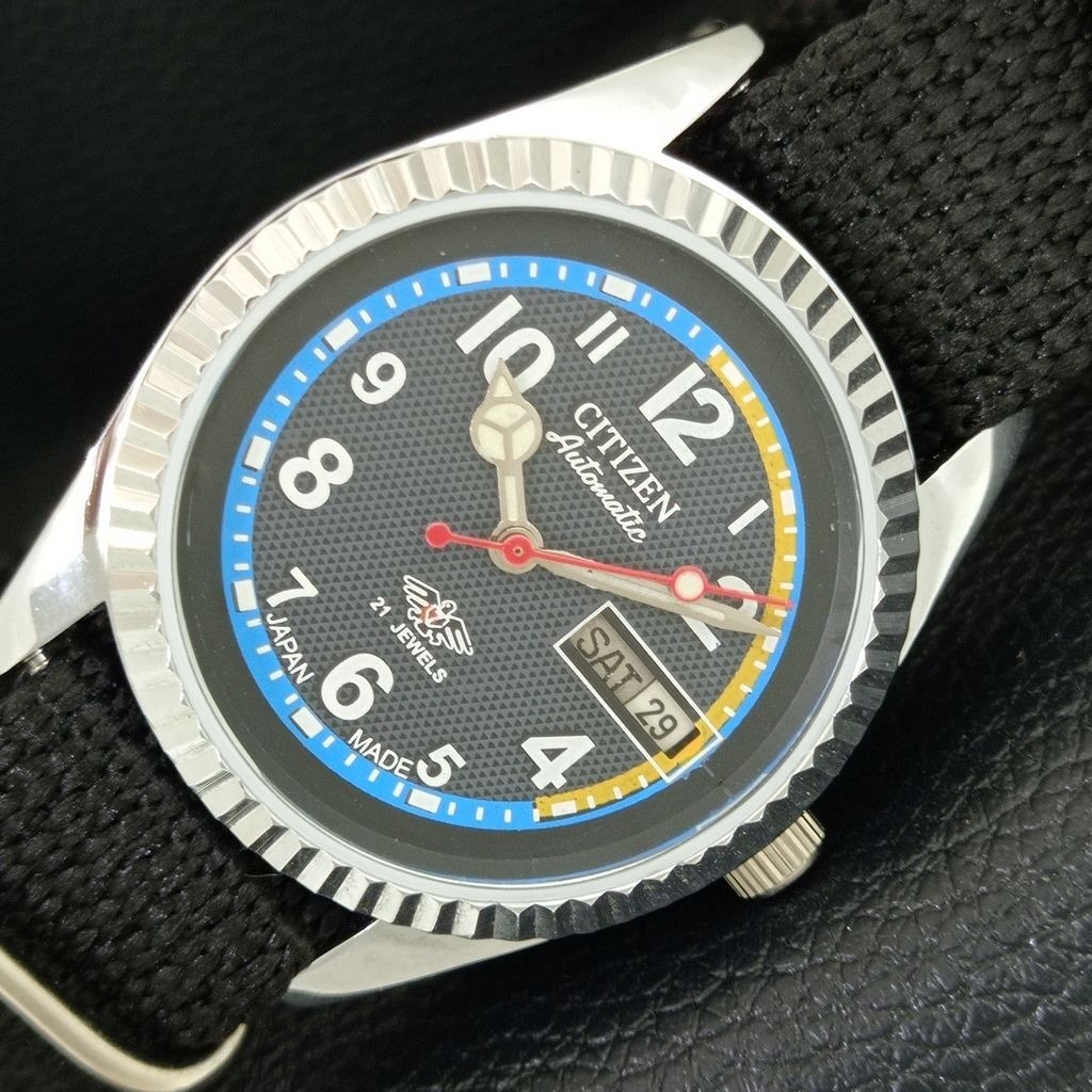 Vintage 1982 Citizen Automatic Mens Silver Watch WDaydate  Blue Accents